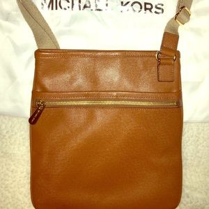 NWT! Michael Kors purse 👜 BRAND NEW